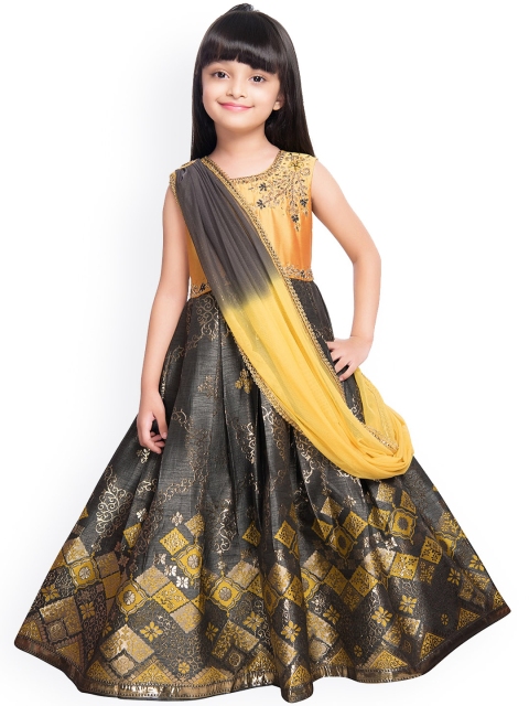 

BETTY Gold-Toned Ethnic Motifs Maxi Dress