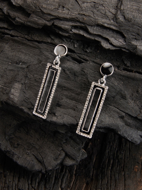 

DIVA WALK Silver-Toned Drop Earrings