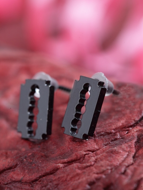

DIVA WALK Black Set of 3 Contemporary Studs