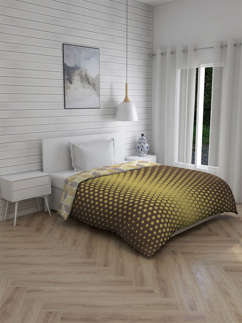 

Layers Brown Geometric Printed 120 GSM AC Room Single Bed Comforter