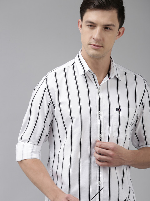 

Arrow Sport Men White & Black Striped Slim Fit Pure Cotton Casual Shirt