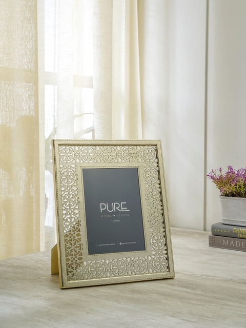 

Pure Home and Living Gold-Toned Zharokha Table Photo Frame