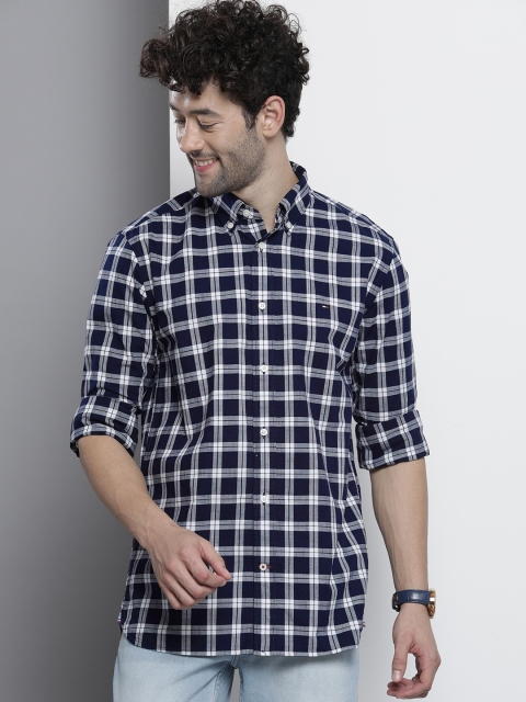 

Tommy Hilfiger Men Navy Blue Opaque Checked Casual Shirt