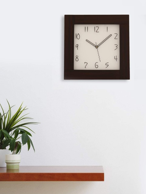 

eCraftIndia Brown & White Traditional Wooden Wall Clock