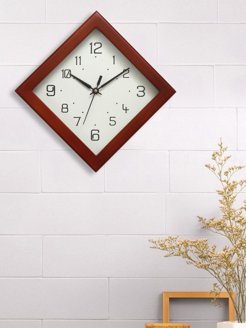 

eCraftIndia Brown & White Geometric Traditional Wall Clock