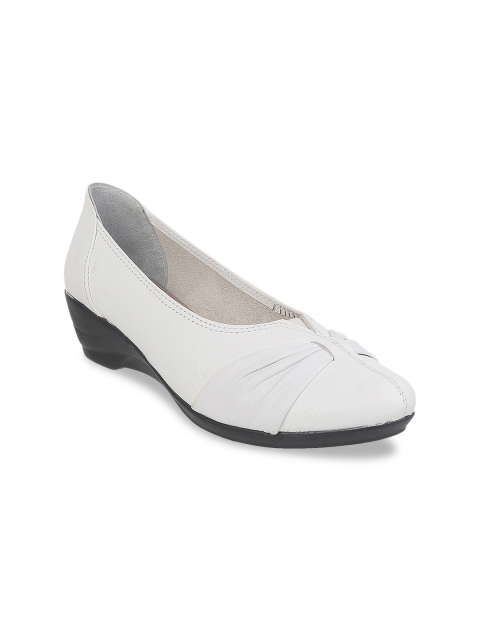 

Mochi White Textured Wedge Peep Toes with Laser Cuts