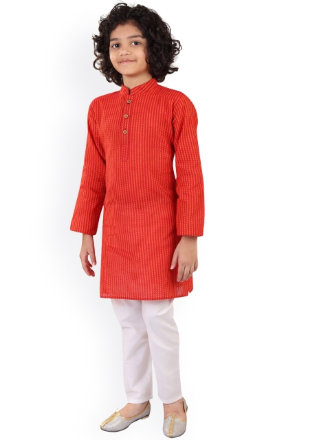 

Nakshi by Yug Boys Red Pure Cotton Kurta with Pyjamas