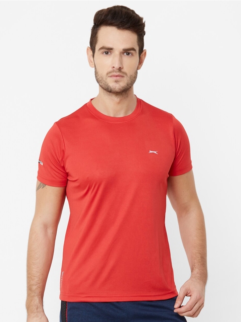 

Black Panther Men Red Solid Slim Fit T-Shirt