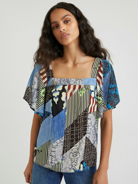

Desigual Blue & White Floral Regular Top