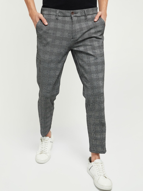 

max Men Black Checked Trousers