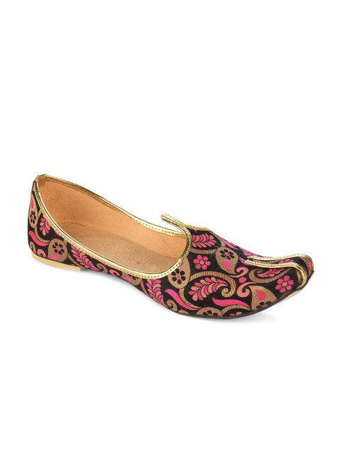 

Hulya Men Multicoloured Printed Mojaris, Multi