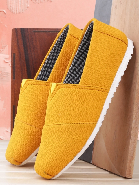 

Woakers Men Yellow Loafers