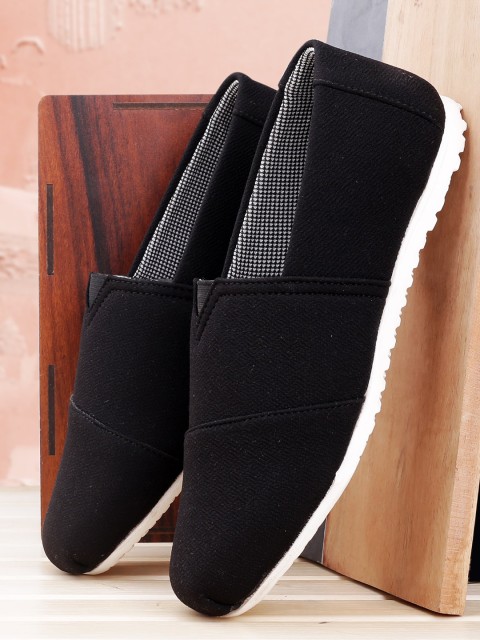 

Woakers Men Black Sneakers