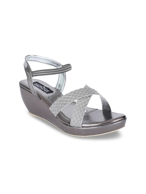 

SAPATOS Silver-Toned Wedge Heeled Boots with Bows