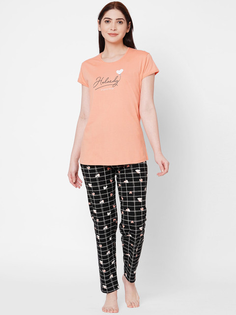 

ZOLA Women Peach-Coloured & Black Printed Night suit