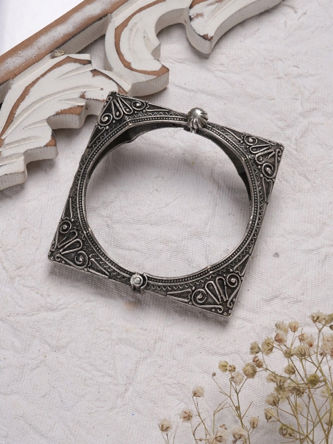 

TEEJH Women Silver-Toned Brass Oxidised Silver-Plated Bangle-Style Bracelet