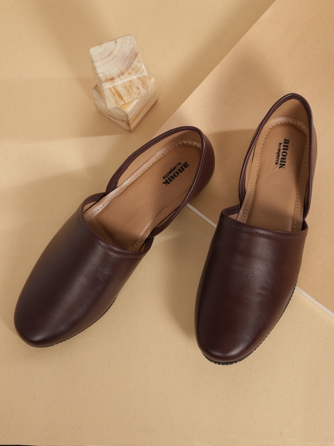 

Anouk Men Maroon Solid Mojaris