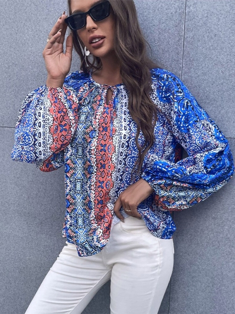 

GRACE & JACK Blue & Red Regular Top