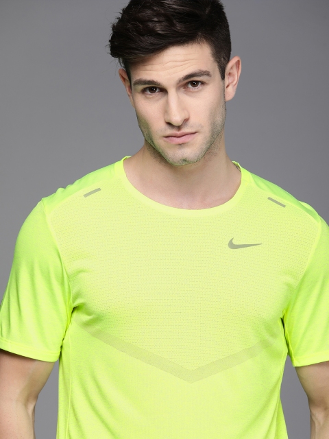 

Nike Men Fluorescent Green Solid RISE 365 Dri-FIT Running T-shirt