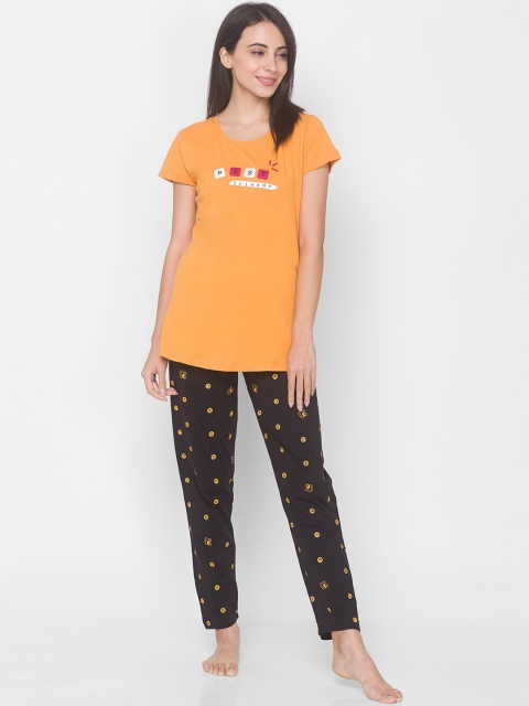 

ZOLA Women Orange & Brown Printed Night suit