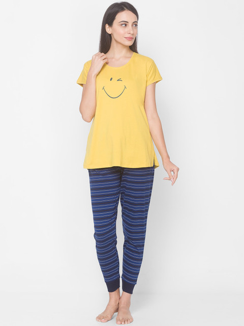 

ZOLA Women Yellow & Blue Printed Night suit