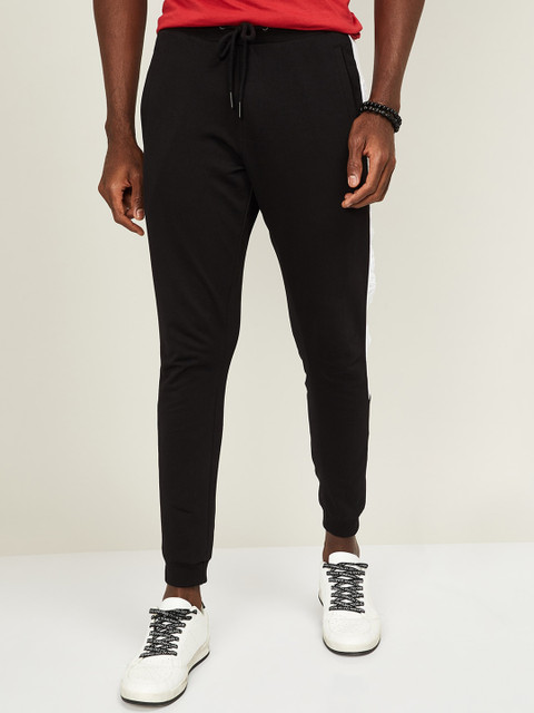 

SmileyWorld Men Black Solid Slim-Fit Cotton Joggers