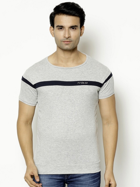 

V2 Value & Variety Men Grey Cotton Colourblocked T-shirt