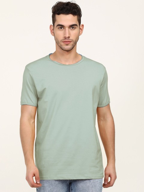 

V2 Value & Variety Men Green Raw Edge T-shirt