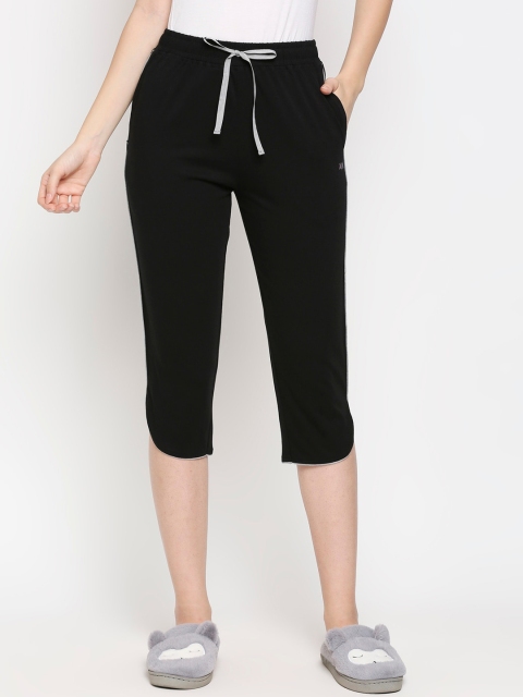 

XIN Women Black Solid Pure Cotton Relaxed-Fit Capri Lounge Pants