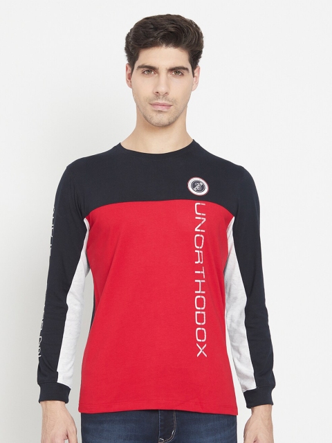 

METTLE Men Red Colourblocked T-shirt