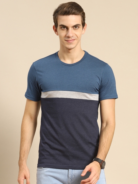 

United Colors of Benetton Men Blue Colourblocked T-shirt