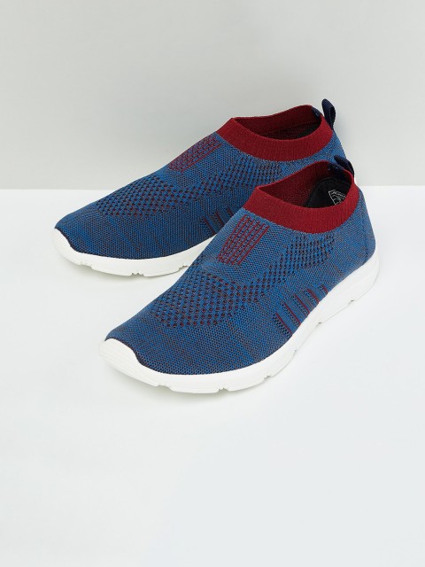 

max Men Navy Blue Woven Design PU Slip-On Sneakers
