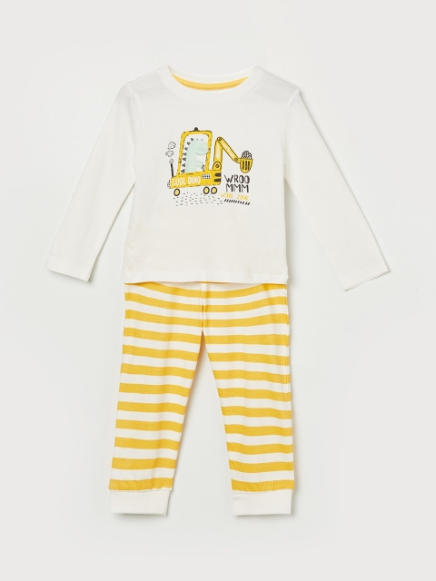 

Juniors Boys White & Yellow Printed Night suit