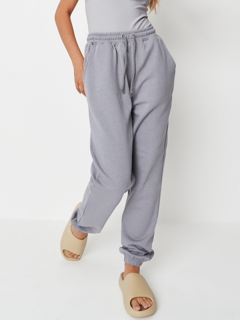 

Missguided Women Grey Solid Mid-Rise Relaxed Fit Joggers