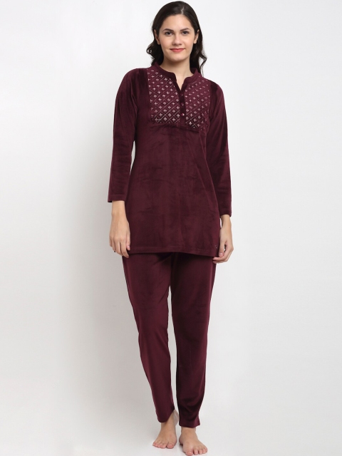 

Kanvin Women Maroon & Silver-Toned Printed Velour Winter Wear Night suit