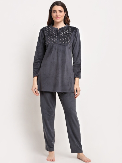 

Kanvin Women Charcoal & Silver-Toned Printed Velour Winter Wear Night suit