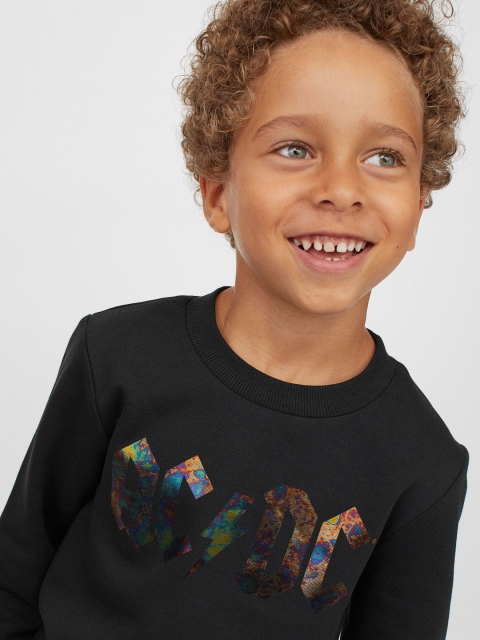 

H&M Boys Black Printed sweatshirt