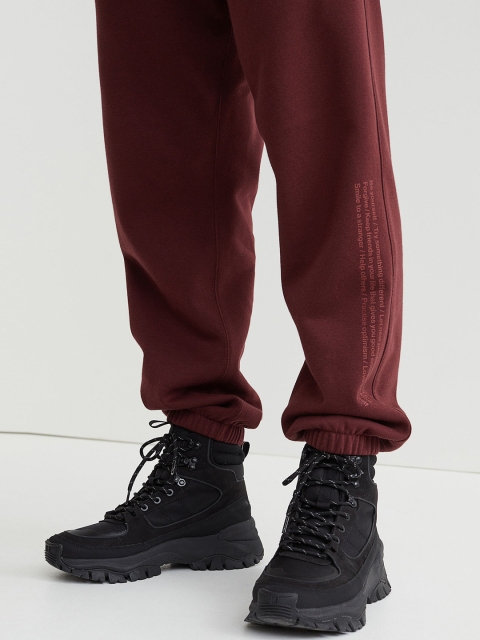 

H&M Men Red Relaxed Fit THERMOLITE joggers