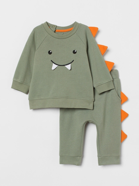 

H&M Kids Boys Green Sweatshirt and joggers