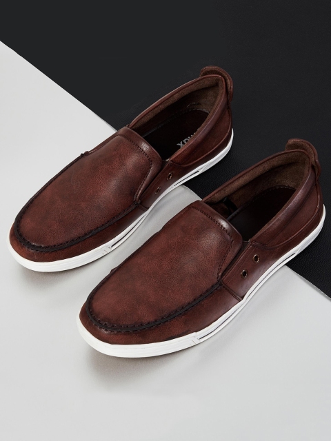 

max Men Brown Slip-On Sneakers