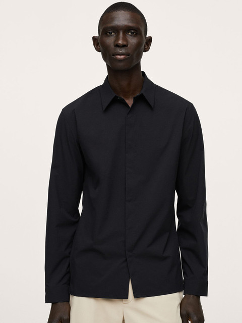 

MANGO MAN Black Solid Casual Shirt