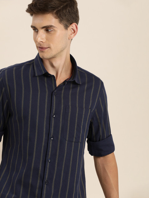 

INVICTUS Men Navy Blue & Beige Slim Fit Striped Casual Cotton Shirt
