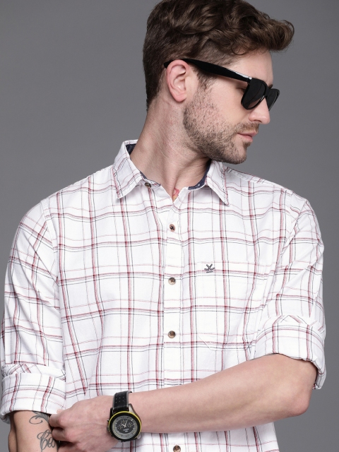

WROGN Men White & Red Slim Fit Checked Casual Shirt
