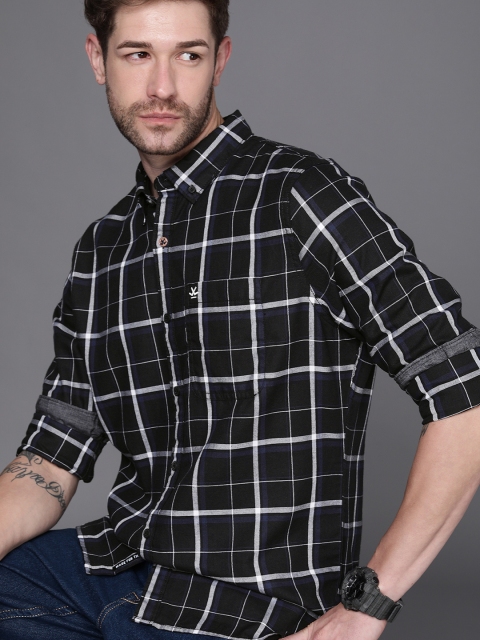 

WROGN Men Black & White Slim Fit Checked Pure Cotton Casual Shirt