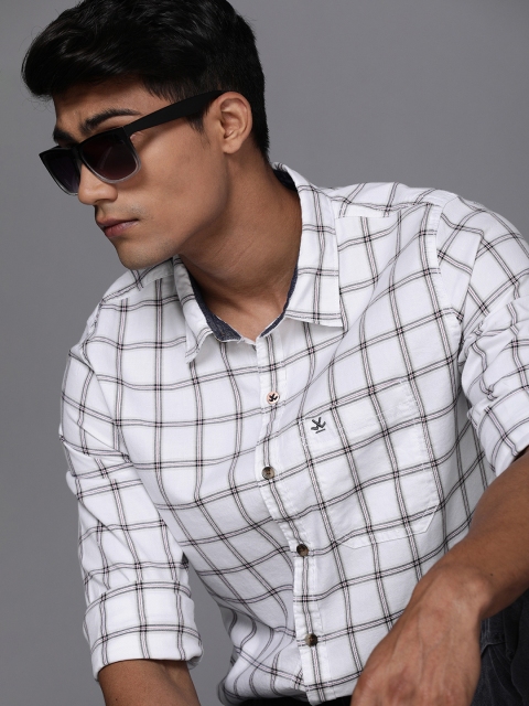 

WROGN Men White & Red Slim Fit Checked Pure Cotton Casual Shirt