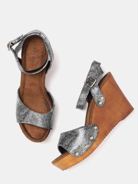 

Mast & Harbour Women Grey Printed Mid-Top Wedges