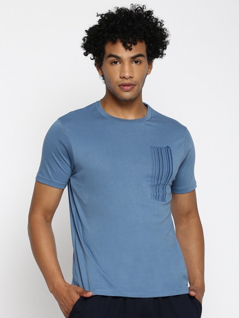 

SPARROWHAWK Men Blue Typography Printed Cotton T-shirt