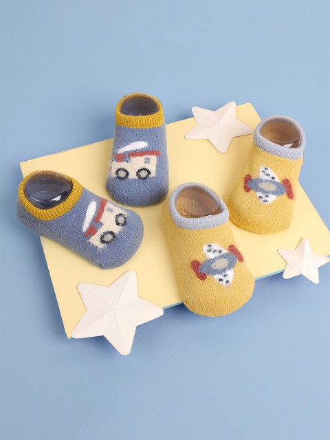 

KICKS & CRAWL Kids Pack Of 2 Blue & Yellow Travelling Tots Ankle-Length Socks