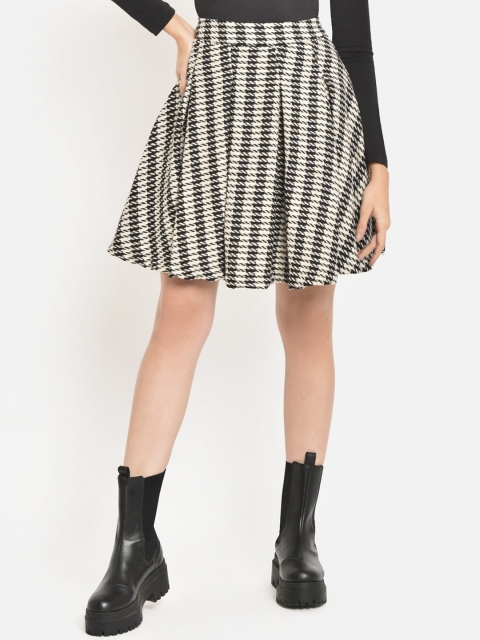 

Martini Women White & Black Checked Woolen Flared Above Knee Length Skirt