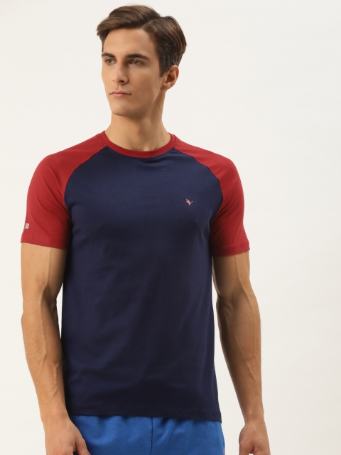 

AM SWAN Men Navy Blue & Red T-shirt